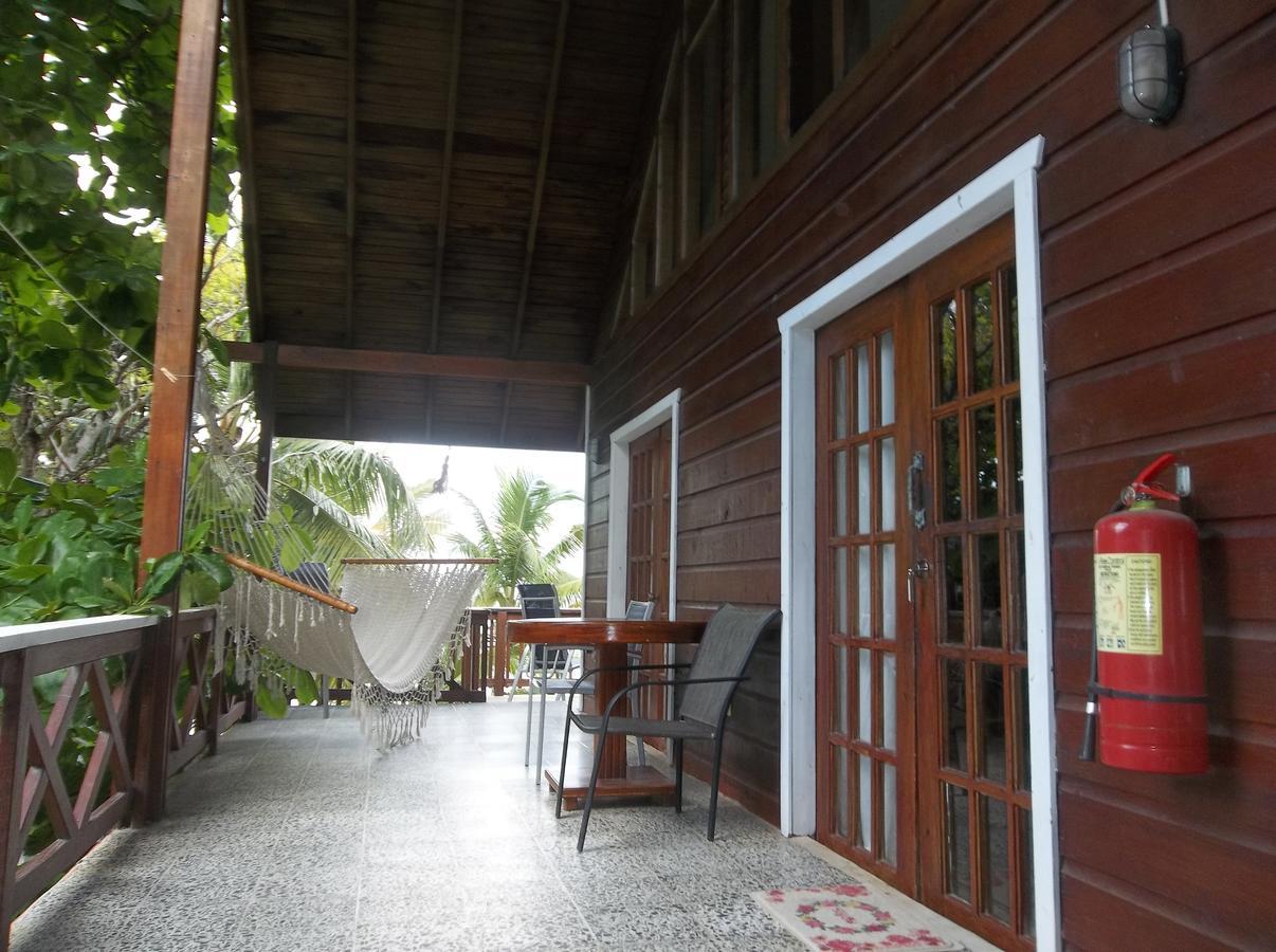 Fosters West Bay Resort Exterior photo