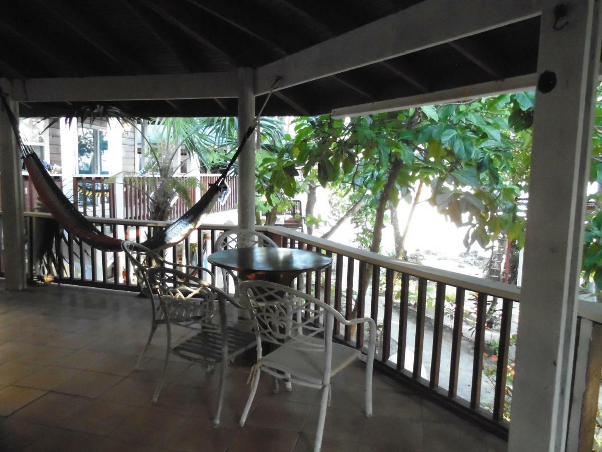 Fosters West Bay Resort Exterior photo
