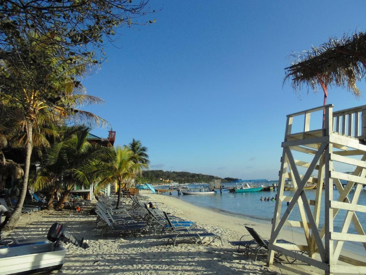 Fosters West Bay Resort Exterior photo