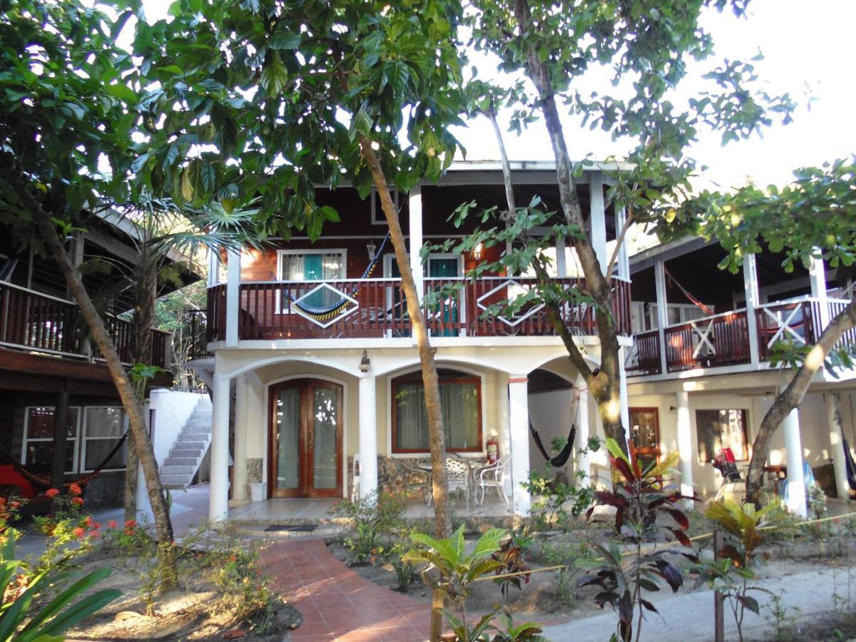 Fosters West Bay Resort Exterior photo